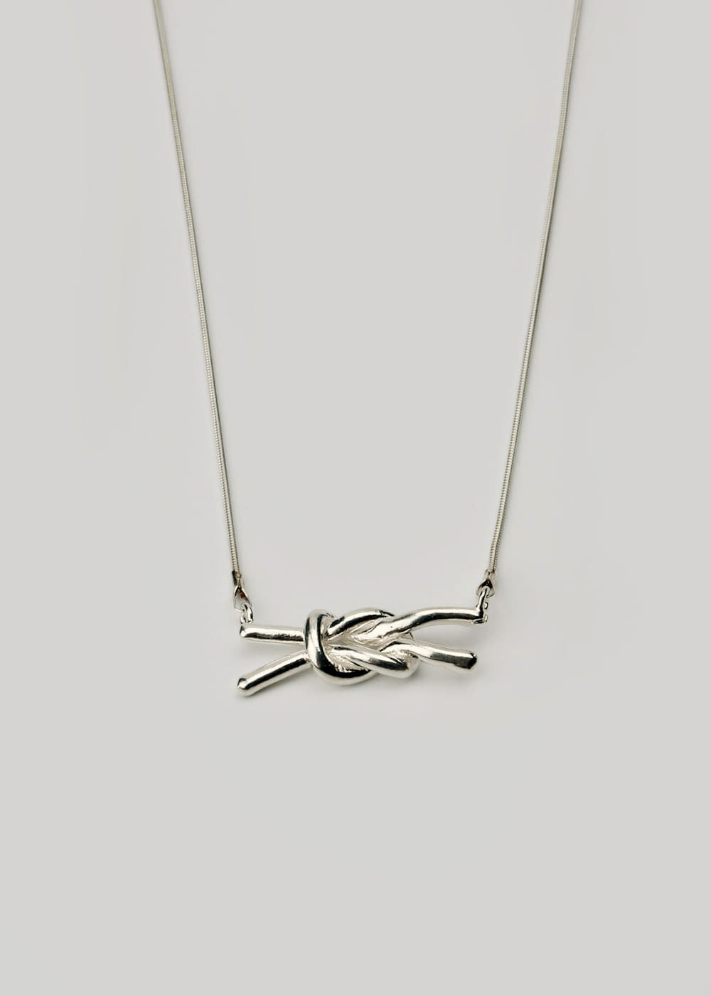KNOT Necklace 04